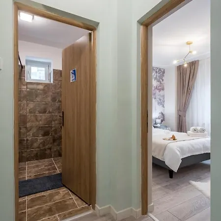 Felicity By The Park *