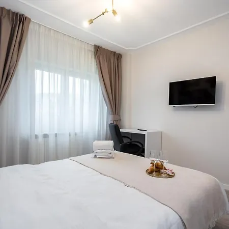 Felicity By The Park Apartament *