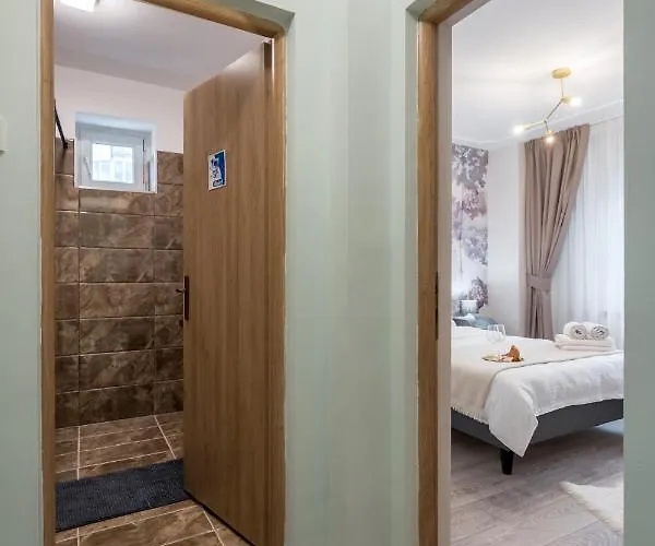 Felicity By The Park *